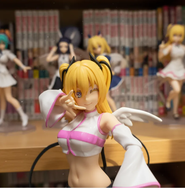 Action Figure Original Character: PINKY BUNNY | Edição de Luxo para Colecionadores (18+)